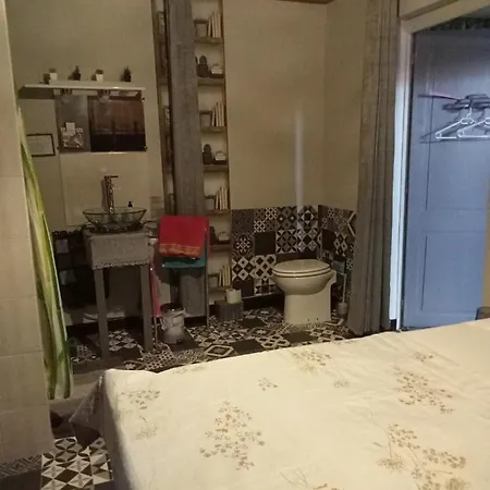 Alojamento de Acomodação e Pequeno-almoço Le Repaire Des Ecureuils 3*