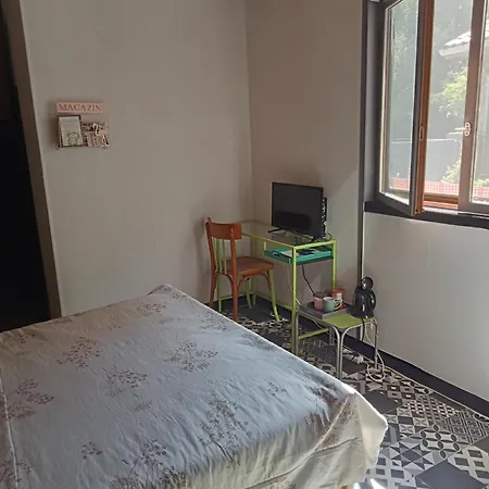 Alojamento de Acomodação e Pequeno-almoço Le Repaire Des Ecureuils 3*